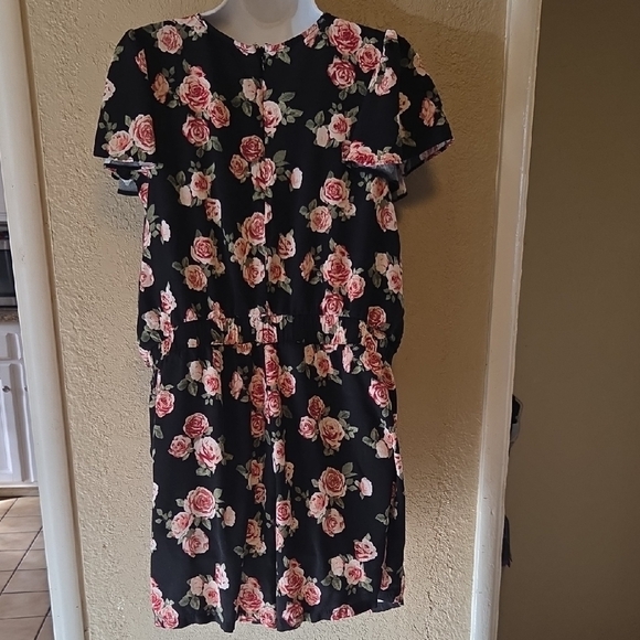 Forever 21 Black Floral Jumpsuit - Picture 2 of 4